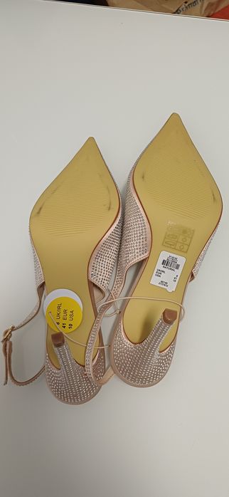 Pantofi cu strasuri noi