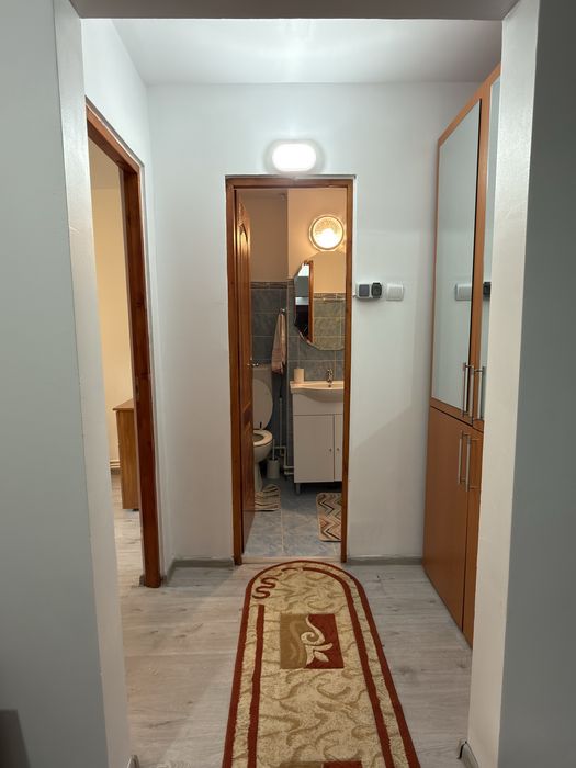 Apartament 2 camere, renovat recent, de închiriat în Micro 40