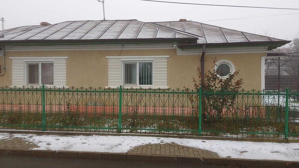 Casa batraneasca Tatarasi-Aviatiei si teren 470 mp