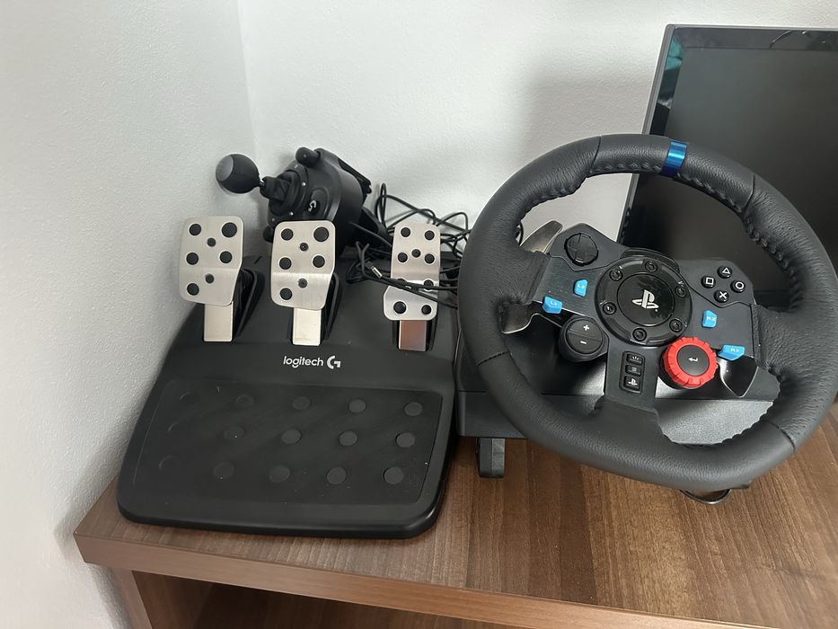 Vand volan de gaming logitech g29+pedale si schimbator