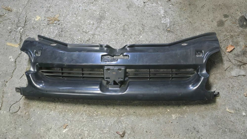 Радиаторна решетка Peugeot Partner 1996-2003г