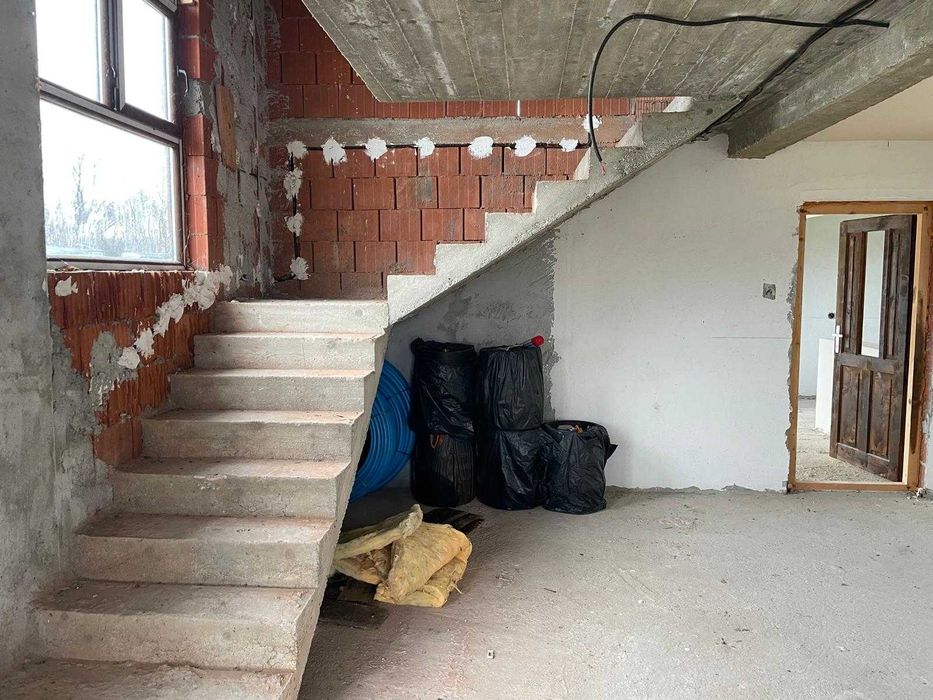 Vând Casă și Teren în Râturile Medieșului