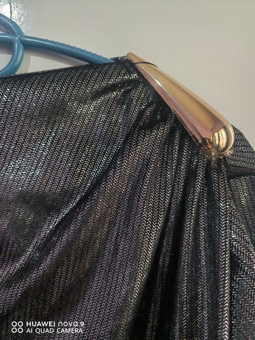 Рокля в сребърен цвят