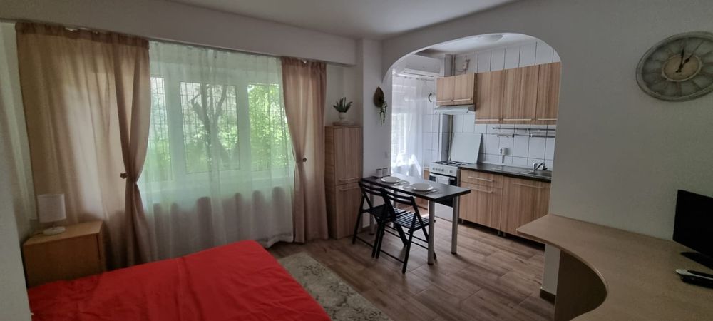 Închiriez garsonieră Tineretului-Sincai