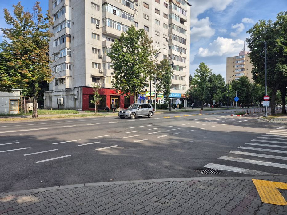 Inchiriere spatiu comercial central stradal 170mp Bulevardul  Unirii 14 sala Polivalenta  scoala nr 10