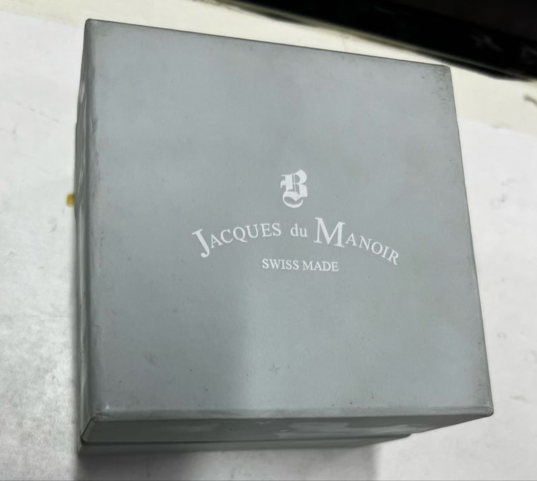Часы Jacques du Manoir