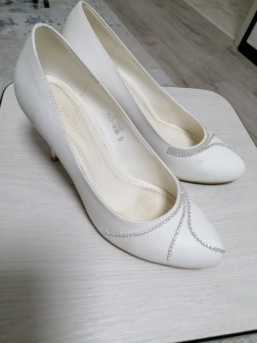 Продам свадебные туфли