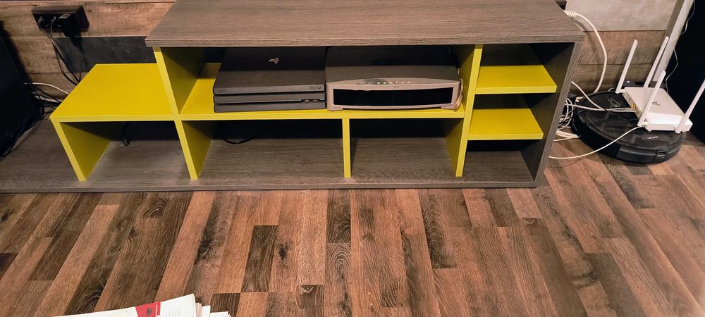 Шкаф за телевизор