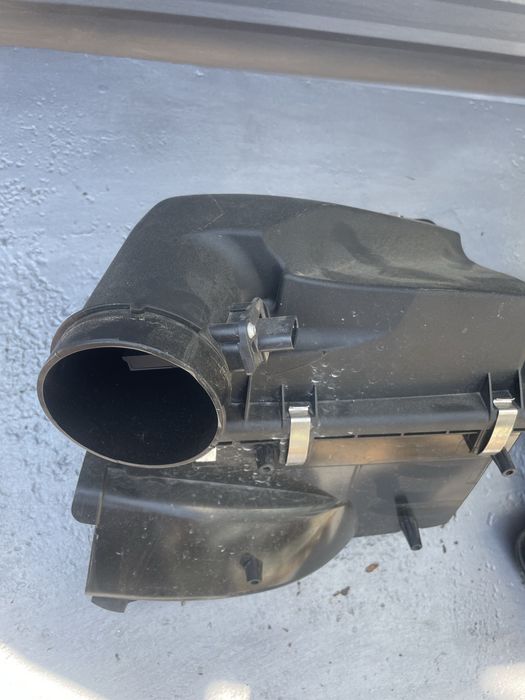 Филтър кутия/ интейк/ казанче антифриз БМВ Г20/ Г21 (intake bmw g21)