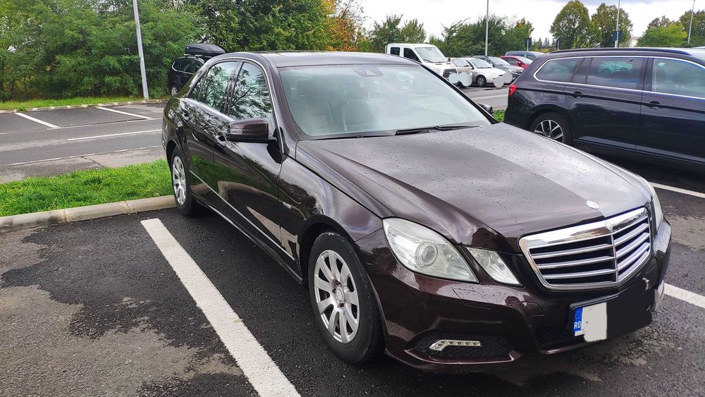 Mercedes-Benz E-Class, 2010, 245.000 km –Exterior / interior maro