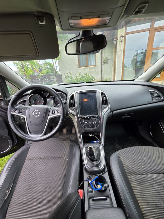 Opel astra J 2011 benzina 1.4