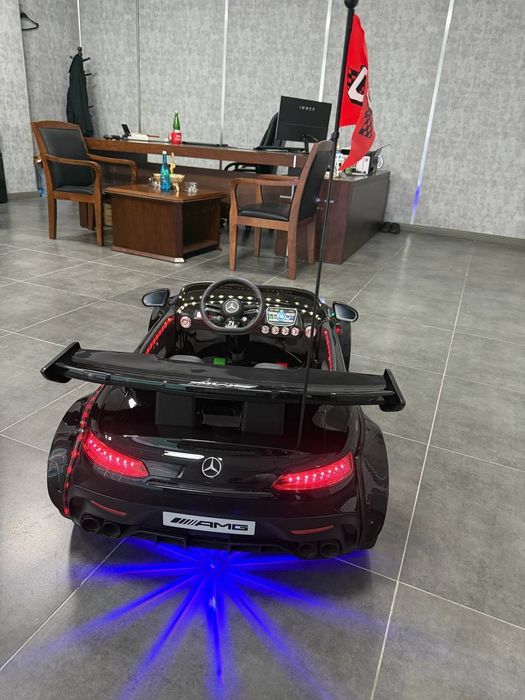 Detskiy moshina mers 906