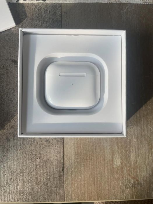 Apple airpods чисто нови