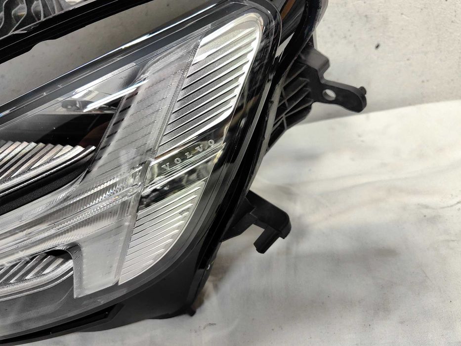 Оригинален фар Волво  Volvo V60 S60 Full Led