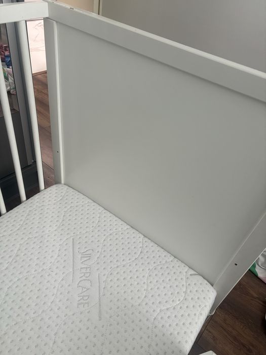 Легло Ikea +матрак+допълнителна преграда