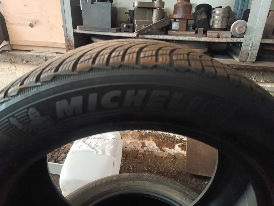 4бр. 285/45/21 Зимни гуми Michelin и 4бр. Летни Pirelli
