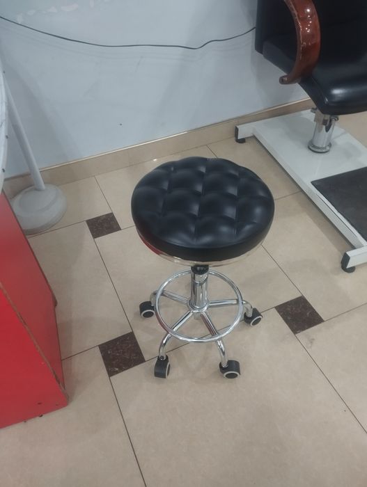 Salon mebil barcha mebillar mavjud holati yaxshi..