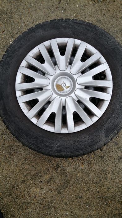 Vand Roti 5 buc  + Anvelope de Iarna +capace