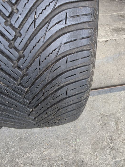 2 бр. всесезонни гуми 225/50/18 Maxxis DOT 2522 5,5 mm