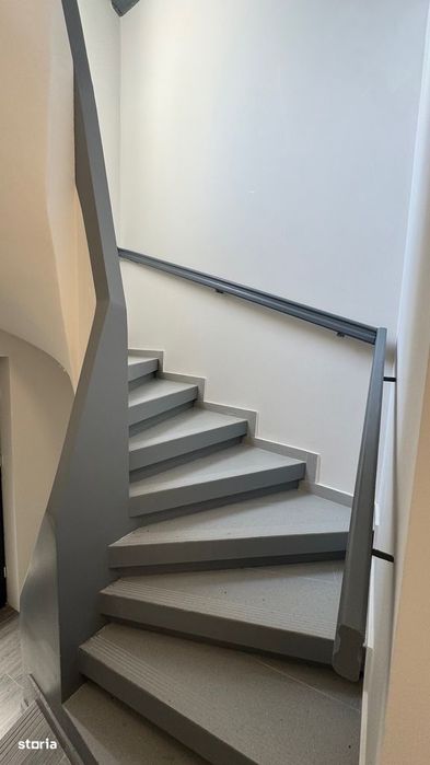 De inchiriat Imobil  9 camere , 285 mp. Cantemir langa Metrou