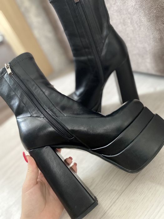 Продаю НОВЫЕ сапоги. 37р