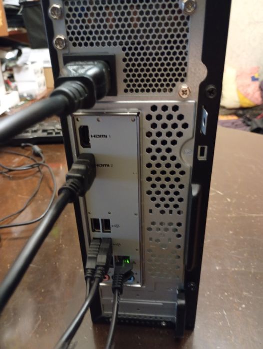 Vând unitate PC i5 generația 11 preț 1300 lei