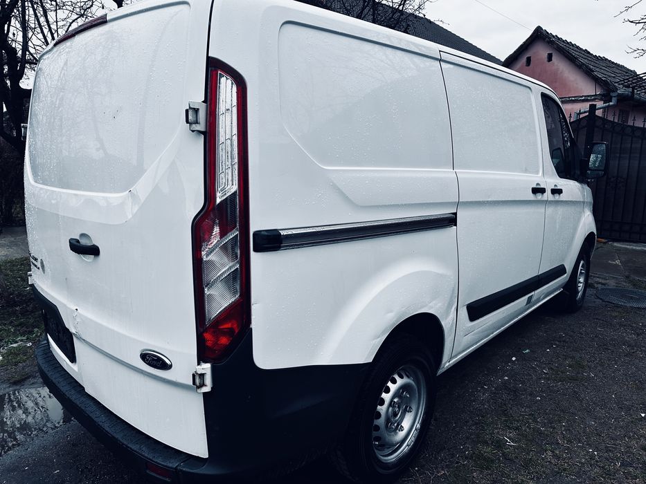 Ford transit custom 2,2 tdci km reali ! (vivaro,trafic)
