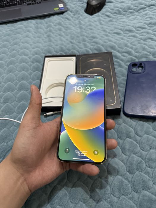 Айфон 12про мах[в идеальном состояний]