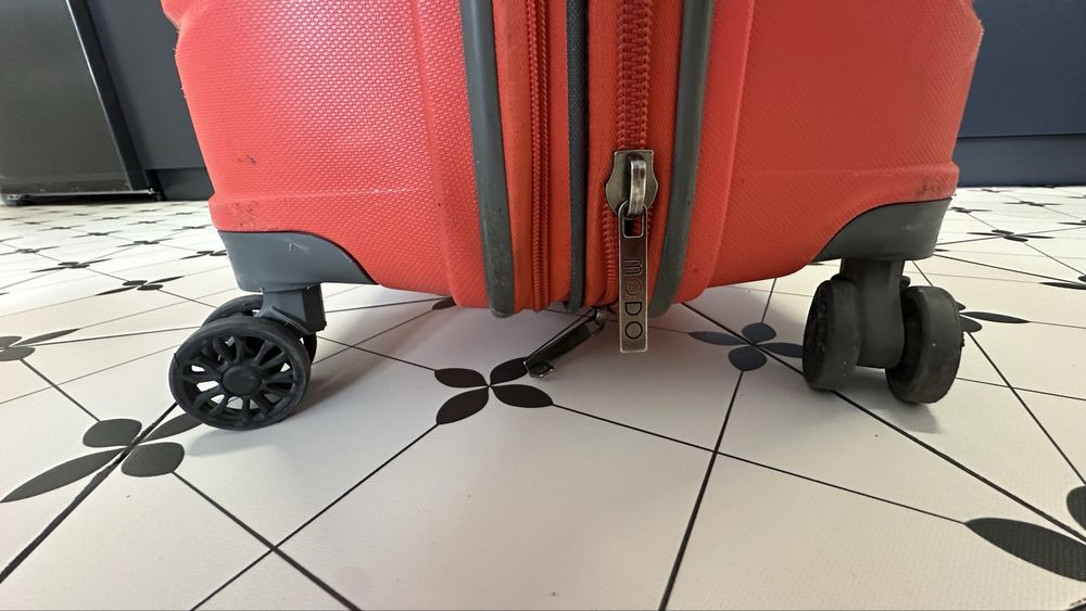 чемодан большой Италия