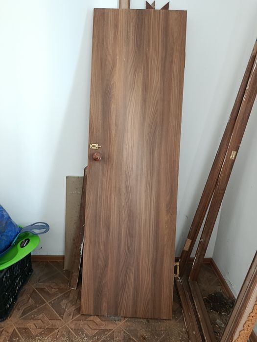 Продам двери б/у