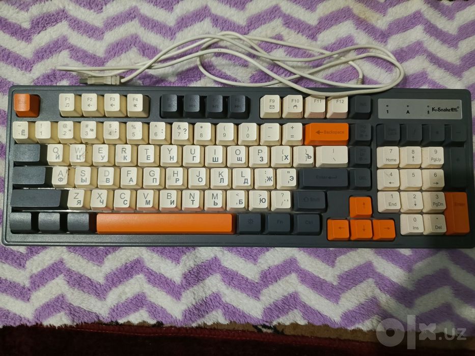 Klavyatura rgb padsvetka