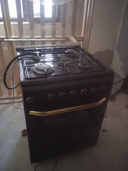 Продам газ плиту
