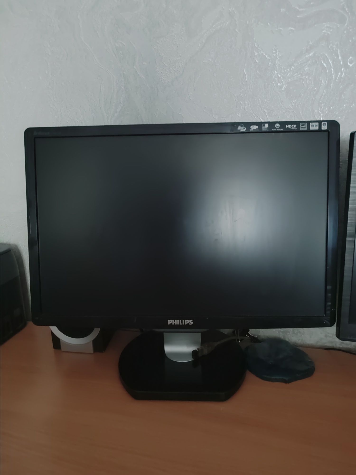 Монитор Philips -19 срочно продам.: 200 000 сум - Мониторы Ташкент на Olx