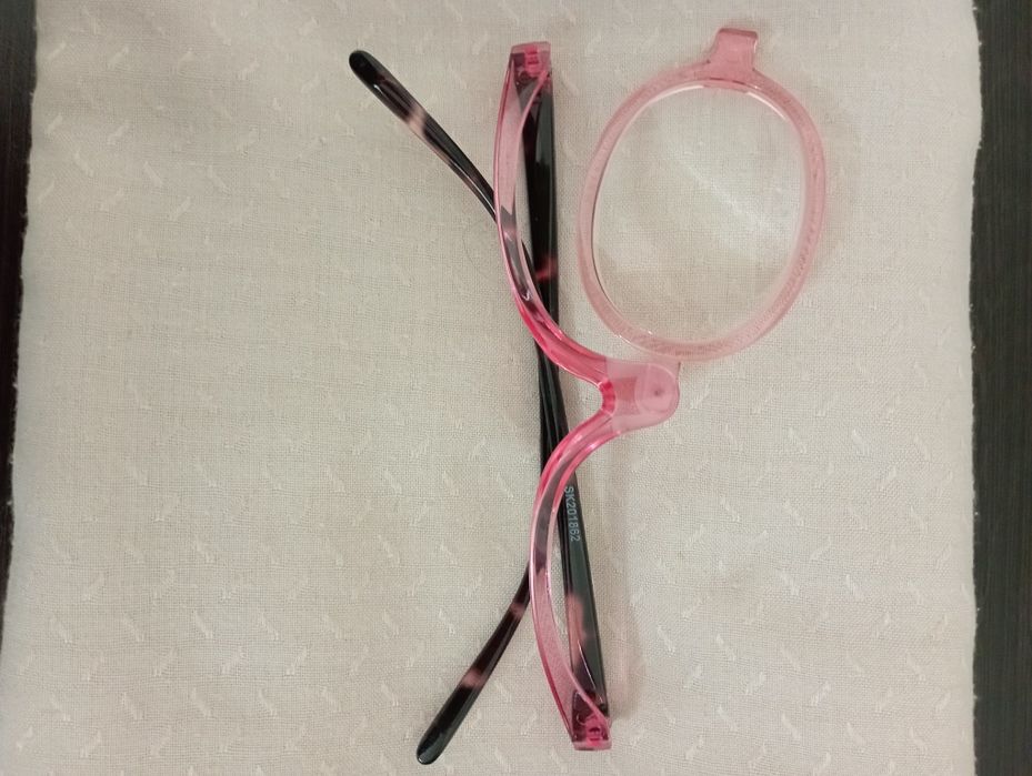 Продам новые  очки  полуободковые для макияжа