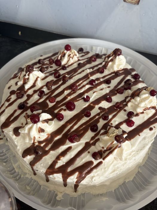 Пироги, торты, чайные на заказ