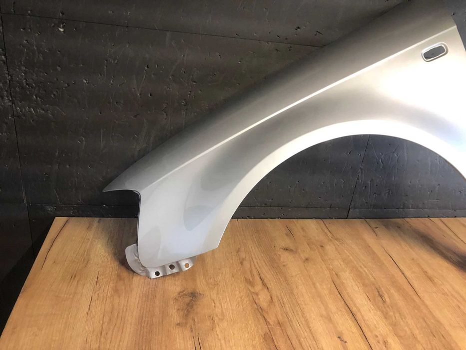 Aripa Fata Stanga Audi A3 8P An 2003-2008 (LX7W (Gri))