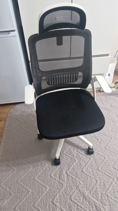 Офисный стул, удобный