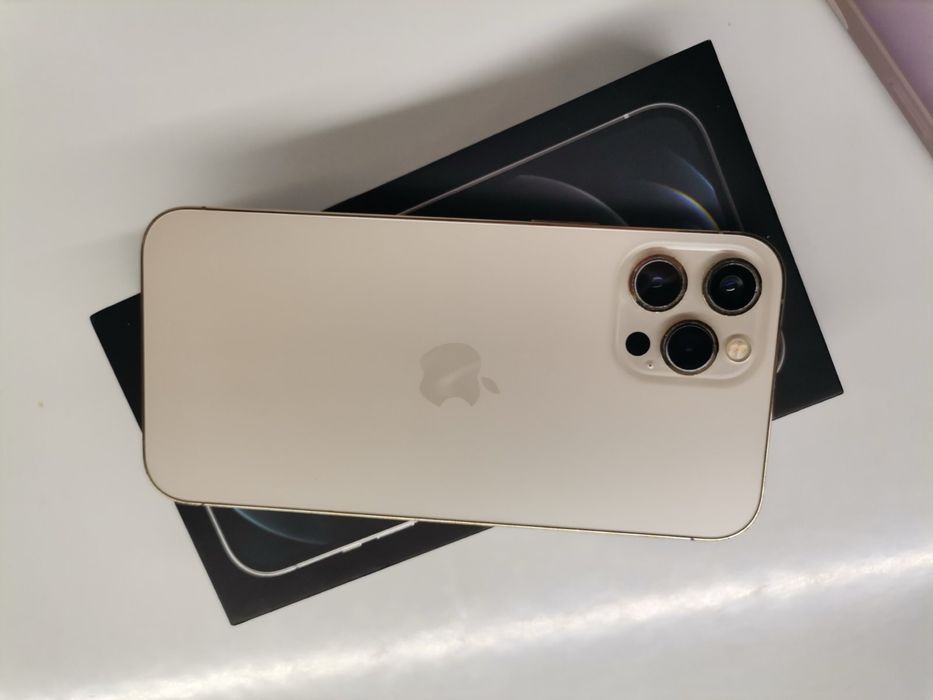 Iphone 12 pro max 128BG+ 3 Калъфа подарък