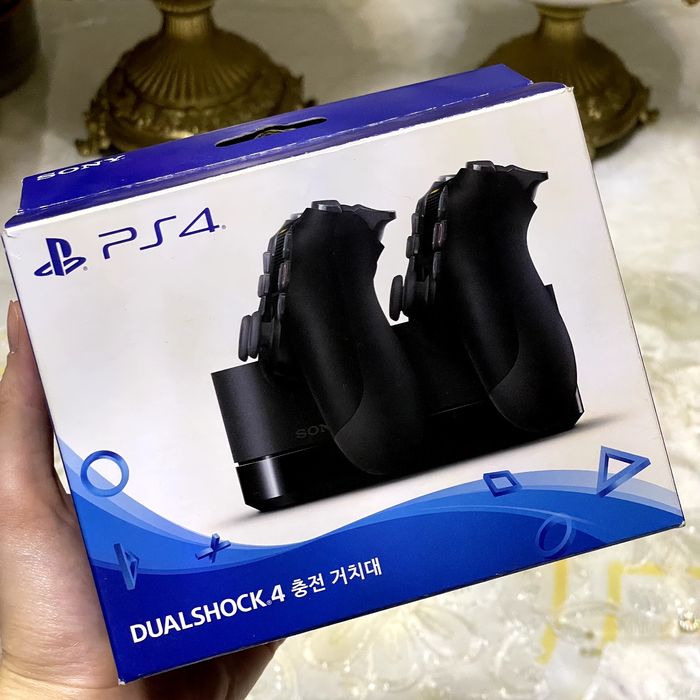 Playstation 4 Djostiki zaryad stansiyasi (Yangi holatda)