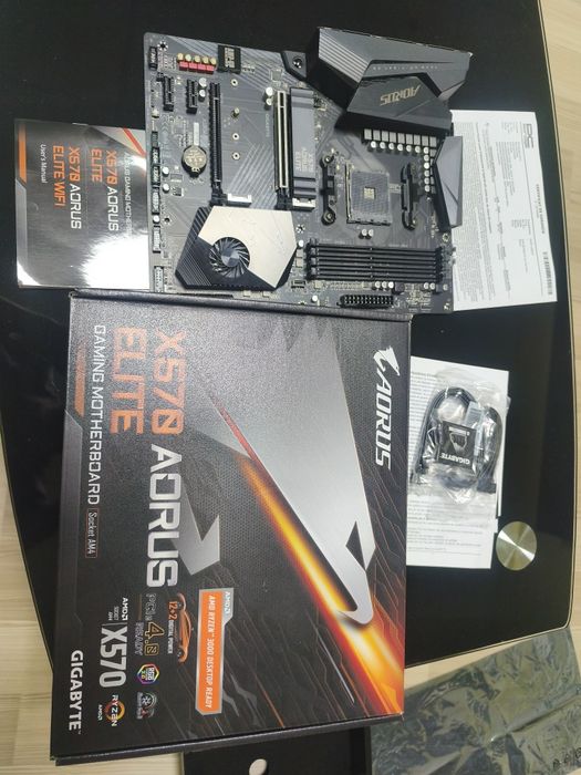 Placa de baza Am4 x570 Aorus Elite Gigabyte  ddr4