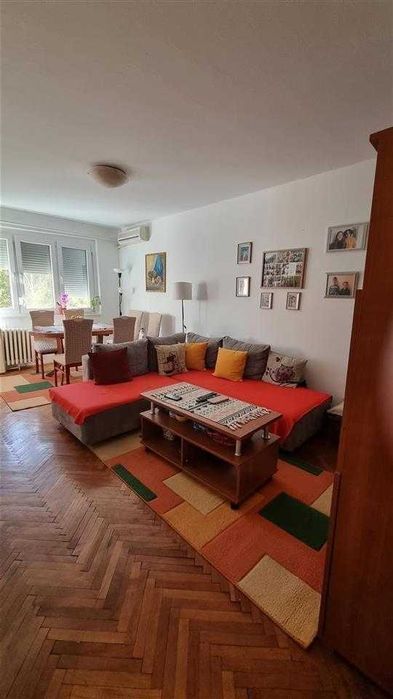 Дава се под наем Двустаен апартамент в Бургас, Център - 57 кв.м за 178.5 € - Снимка #2