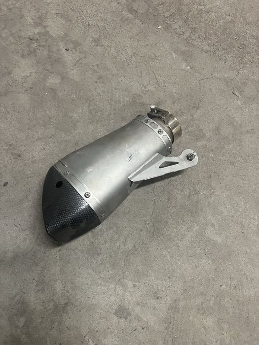 Крайно гърне за пистов мотор