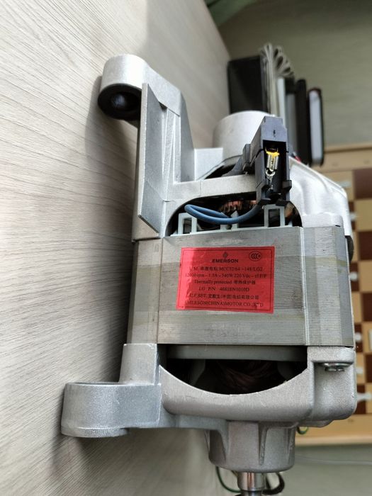 Мотор и эл провода от стиральной машины LG