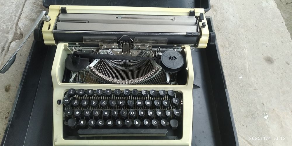 Ёзув машинкаси антиквар