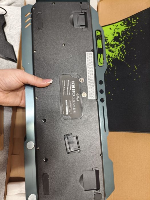 Set Tastatură și Mouse Gaming Wireless 2.4G – LED Backlit, qwerty, Mou