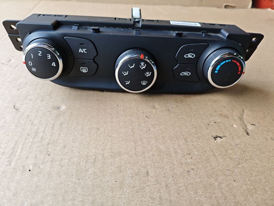 Управление за климатик за Kia Ceed