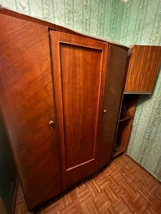 Шкаф из натуральной дерева 3-х створчатый БЕСПЛАТНО