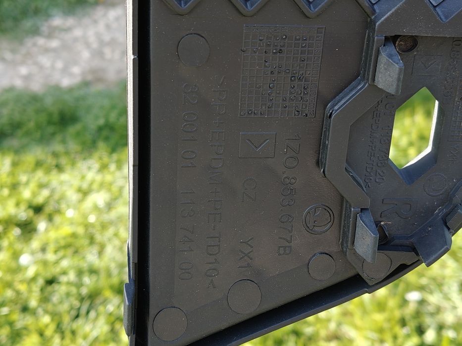 Grila inferioara bara fata Octavia 2 Scout sau rs.