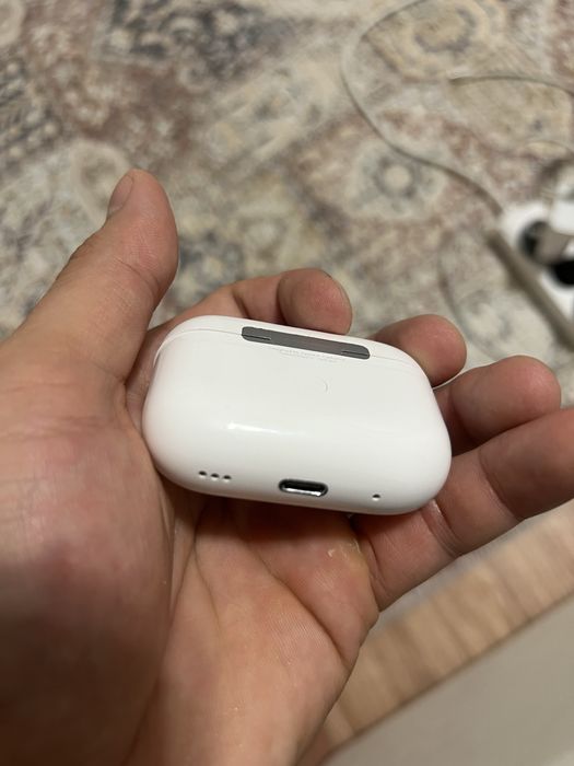 AirPods Pro 2 — зарядный кейс