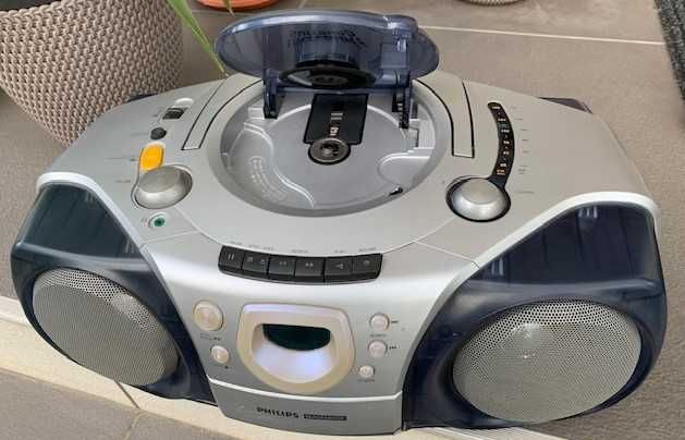 Radio casetofon Philips cu CD player in stare foarte buna